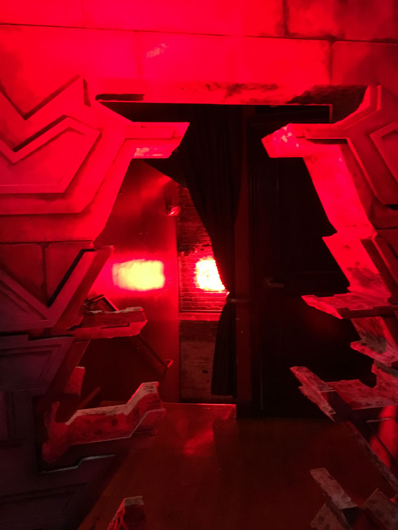 Illustration for article titled A San Diego Bar Transformed Into The Dark Tower's Dixie Pig Last Night